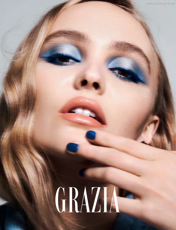 Lily-Rose Depp photo 6 of 528