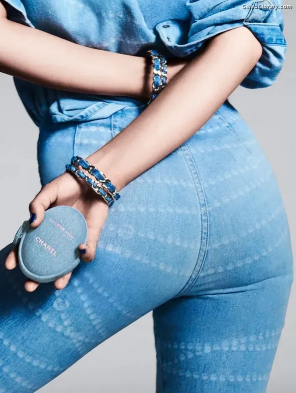 Lily-Rose Depp photo 9 of 528