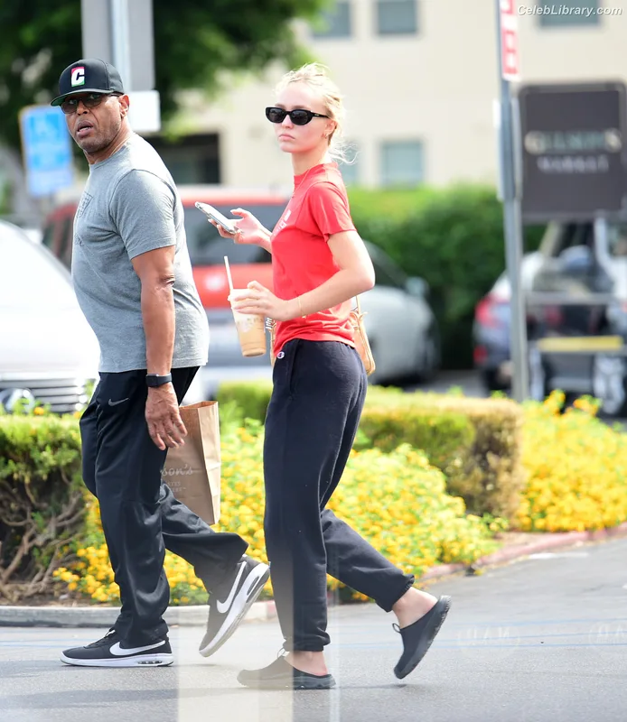 Lily-Rose Depp photo 11 of 528