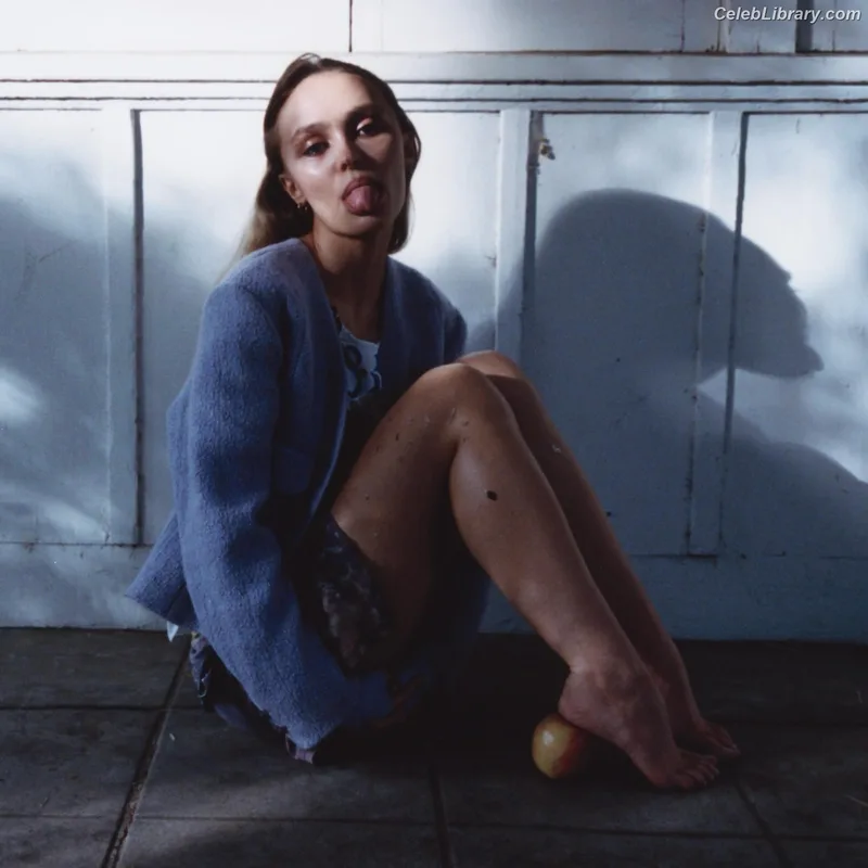Lily-Rose Depp photo 15 of 528