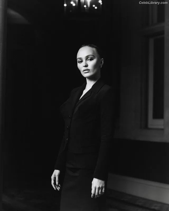 Lily-Rose Depp photo 21 of 528