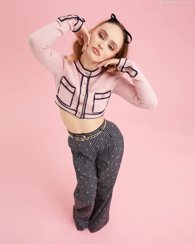Lily-Rose Depp photo 2 of 528