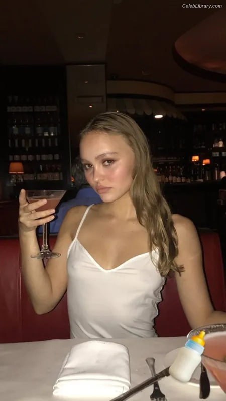 Lily-Rose Depp photo 21 of 528