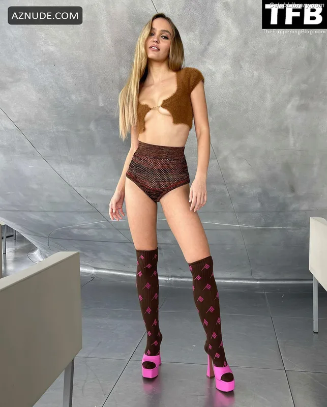 Lily-Rose Depp photo 13 of 528