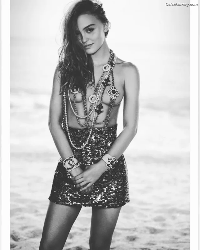 Lily-Rose Depp photo 14 of 528