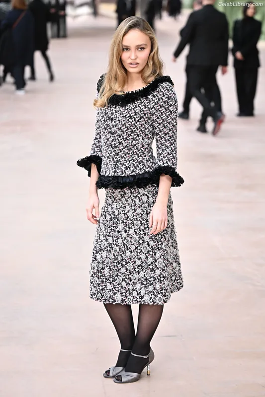 Lily-Rose Depp photo 1 of 528