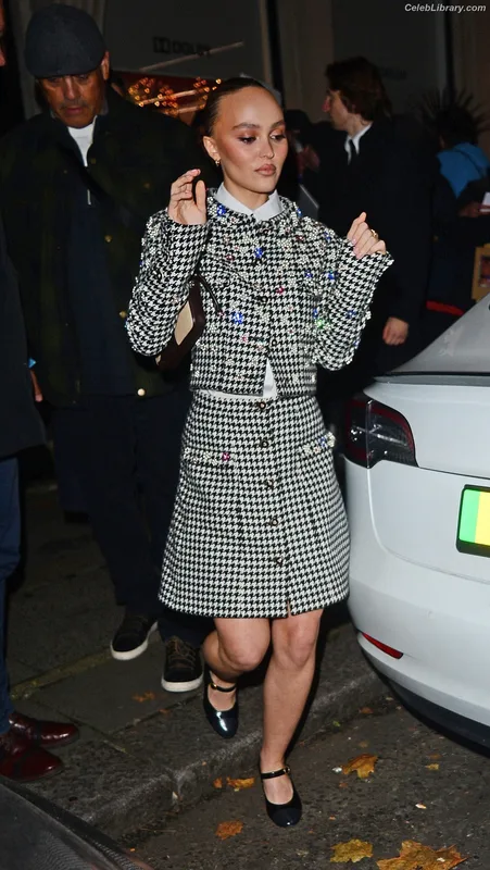 Lily-Rose Depp photo 9 of 528