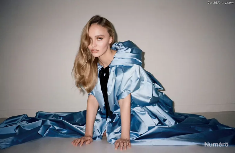 Lily-Rose Depp photo 10 of 528