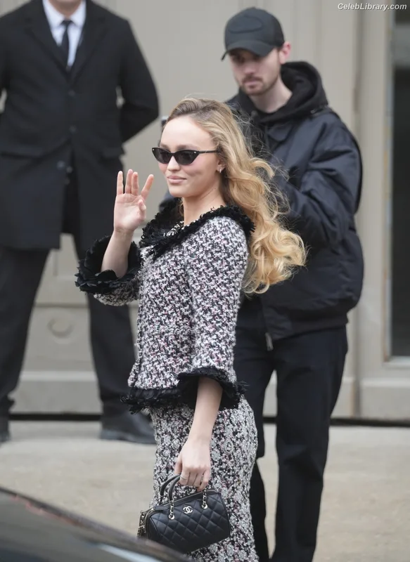 Lily-Rose Depp photo 15 of 528