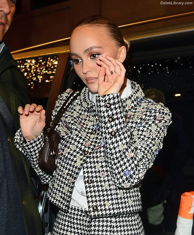 Lily-Rose Depp photo 16 of 528