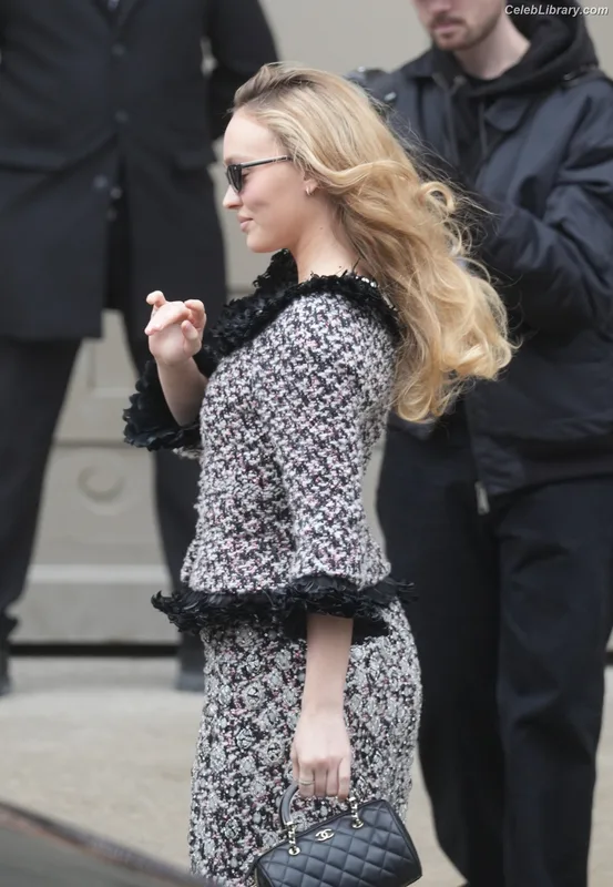 Lily-Rose Depp photo 22 of 528