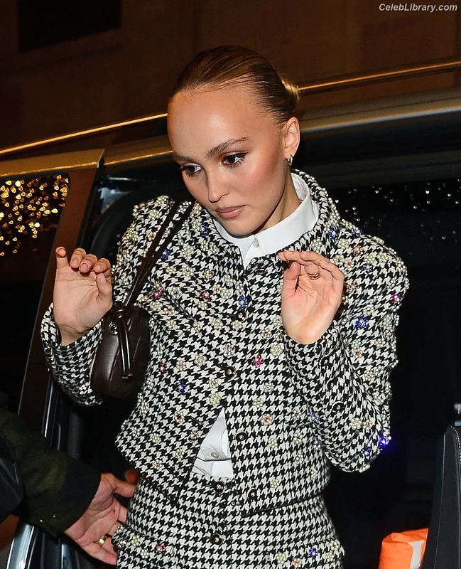 Lily-Rose Depp photo 23 of 528