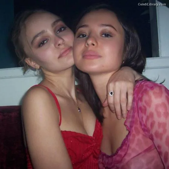 Lily-Rose Depp photo 8 of 528