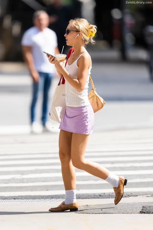 Lily-Rose Depp photo 18 of 528