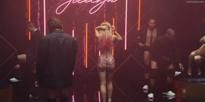 Lily-Rose Depp photo 8 of 528