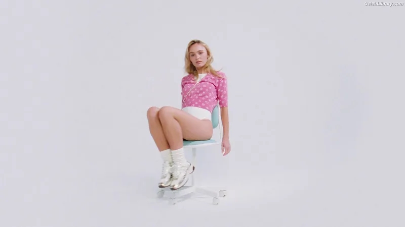 Lily-Rose Depp photo 9 of 528