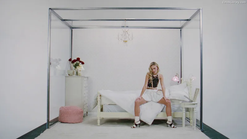 Lily-Rose Depp photo 13 of 528