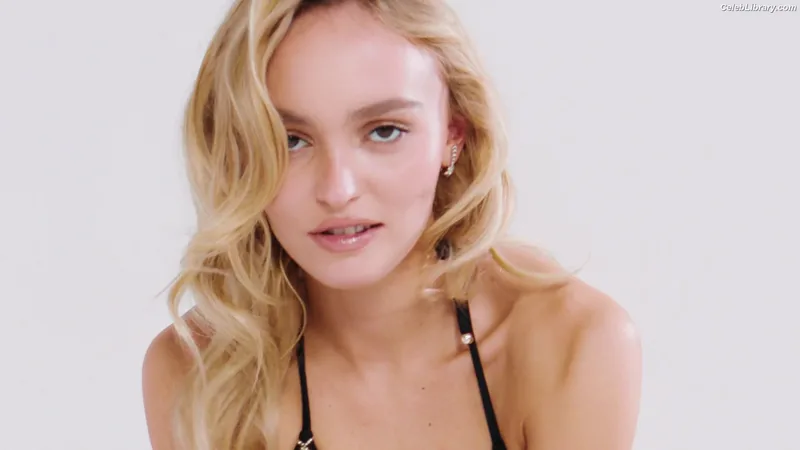 Lily-Rose Depp photo 19 of 528