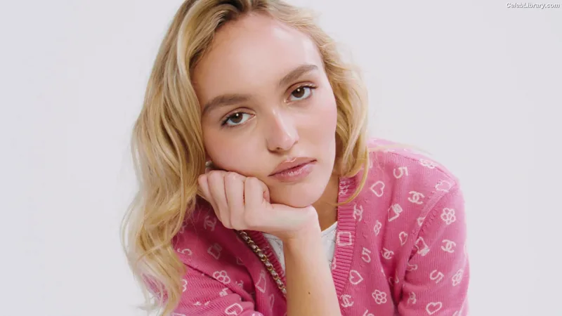 Lily-Rose Depp photo 21 of 528