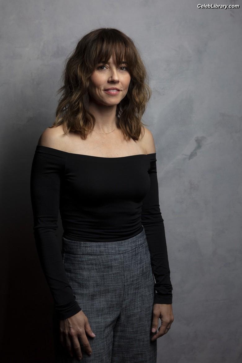 Linda Cardellini photo 4 of 182