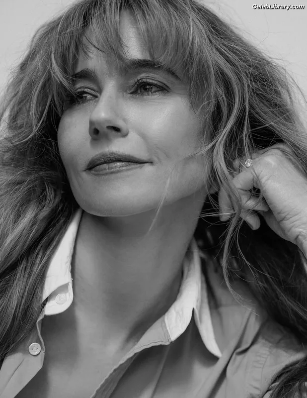 Linda Cardellini photo 9 of 182