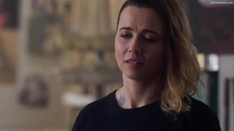 Linda Cardellini photo 7 of 182