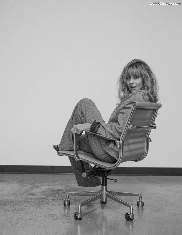 Linda Cardellini photo 22 of 182