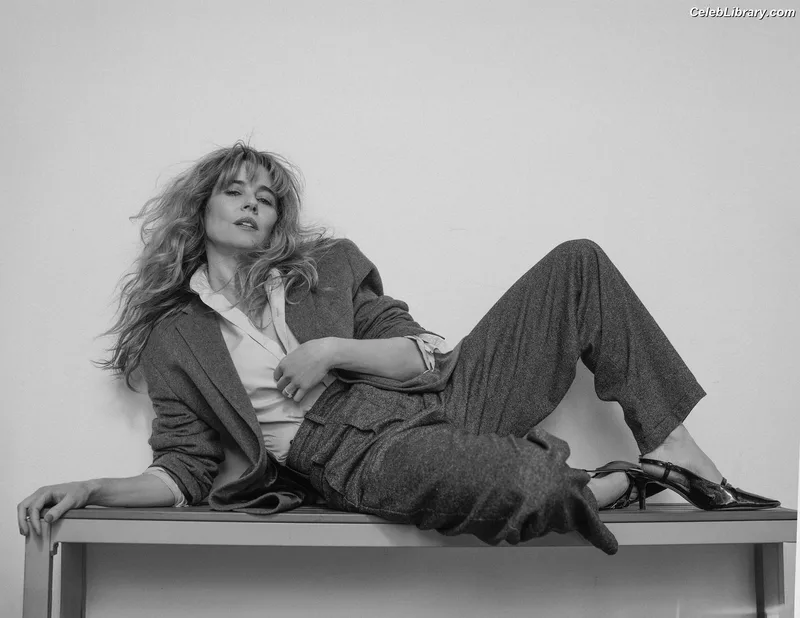 Linda Cardellini photo 2 of 182