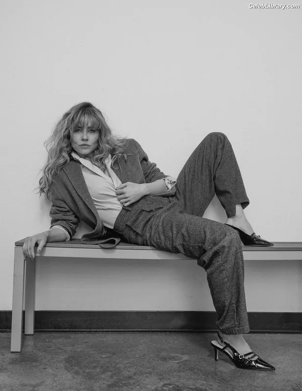Linda Cardellini photo 7 of 182
