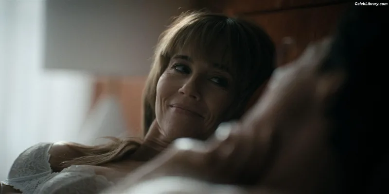 Linda Cardellini photo 5 of 182