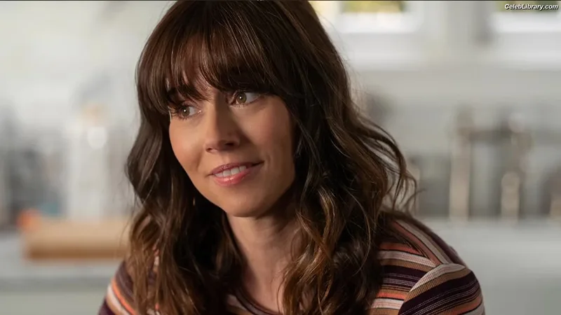 Linda Cardellini photo 13 of 182