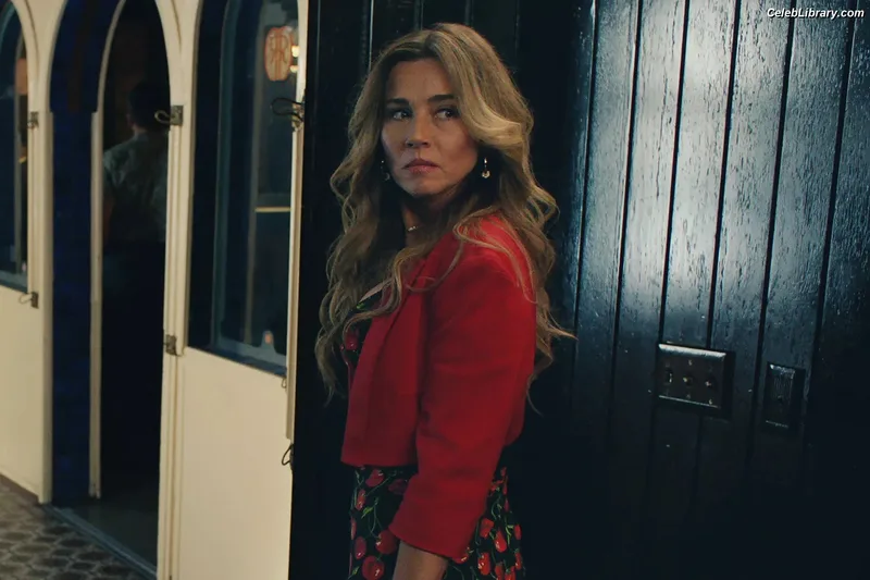 Linda Cardellini photo 15 of 182