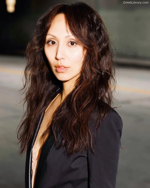 Linda Park photo 18 of 192