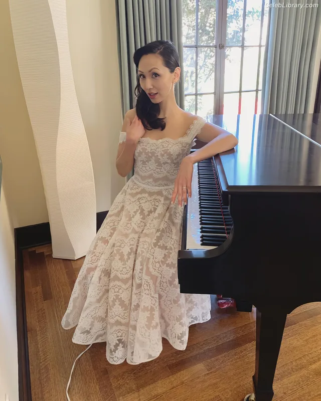 Linda Park photo 2 of 192