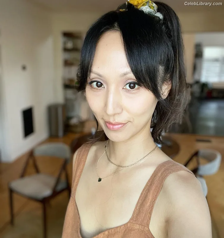 Linda Park photo 17 of 192