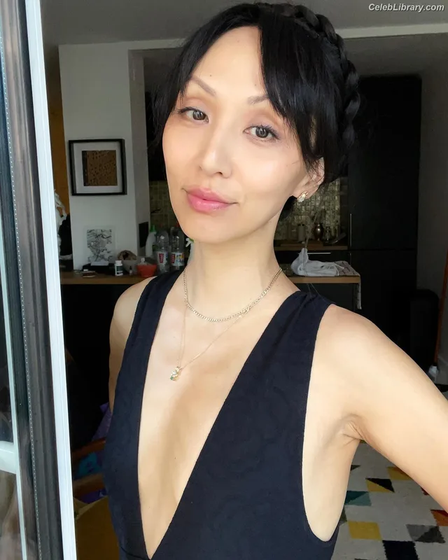 Linda Park photo 5 of 192