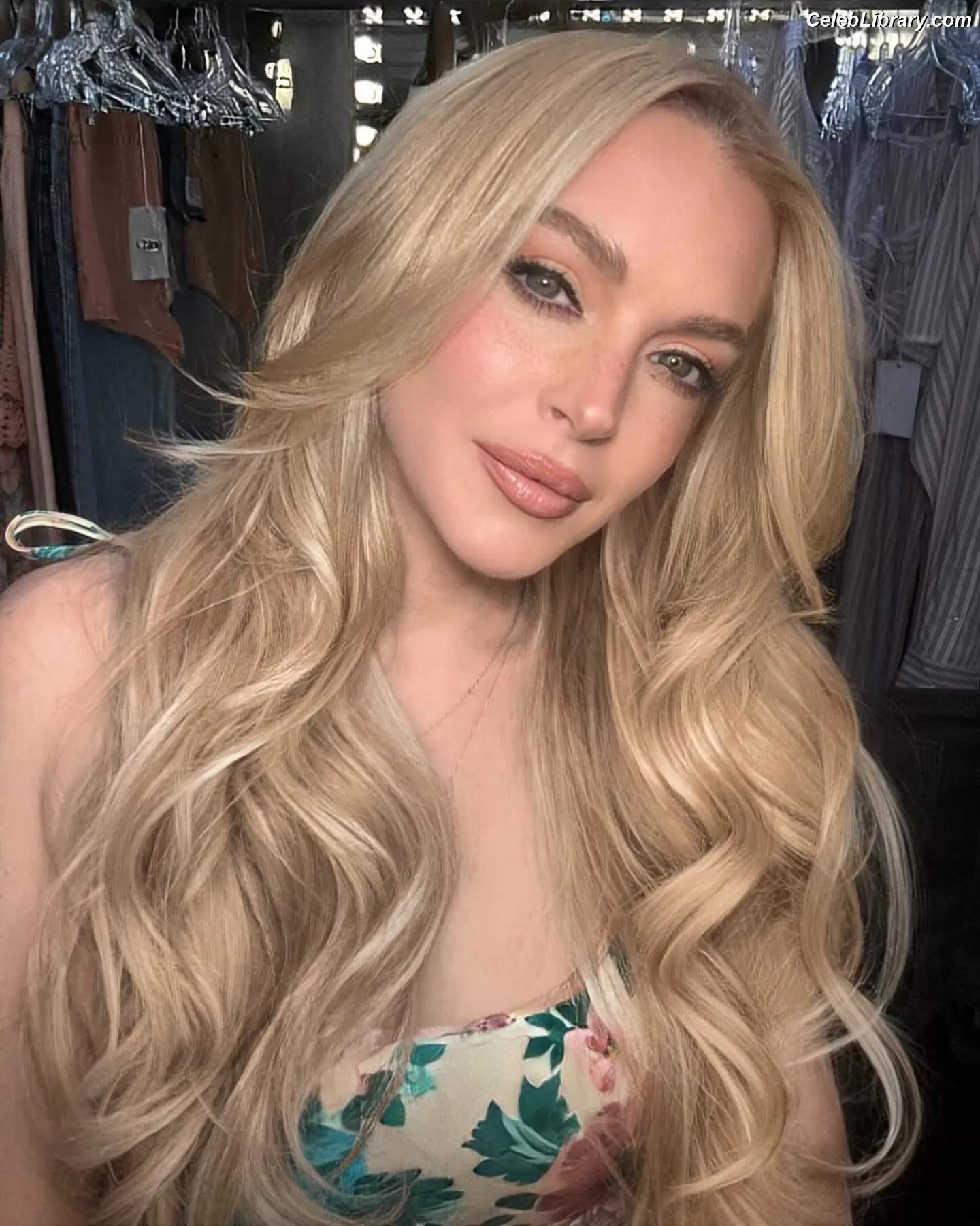 Lindsay Lohan photo 13 of 776