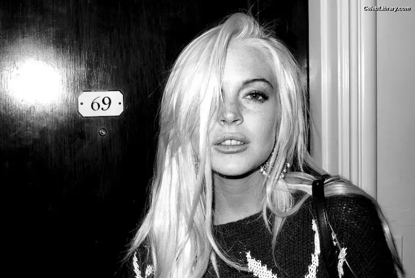 Lindsay Lohan photo 3 of 776