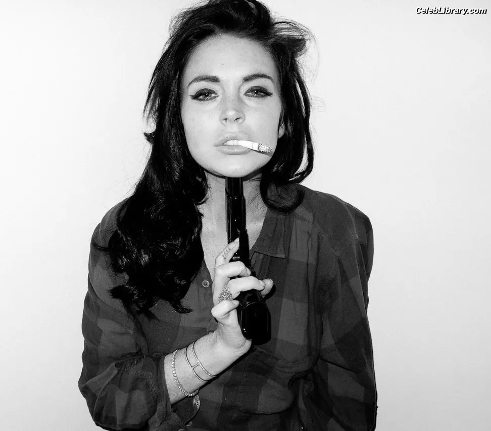 Lindsay Lohan photo 6 of 776