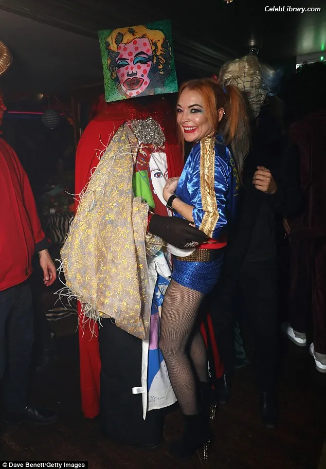 Lindsay Lohan photo 24 of 776