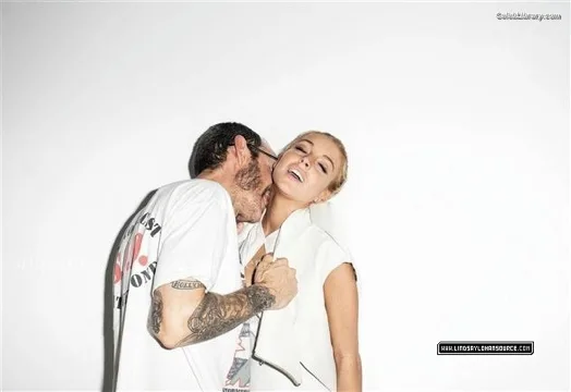 Lindsay Lohan photo 8 of 752