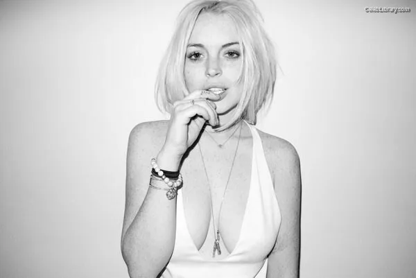 Lindsay Lohan photo 2 of 752
