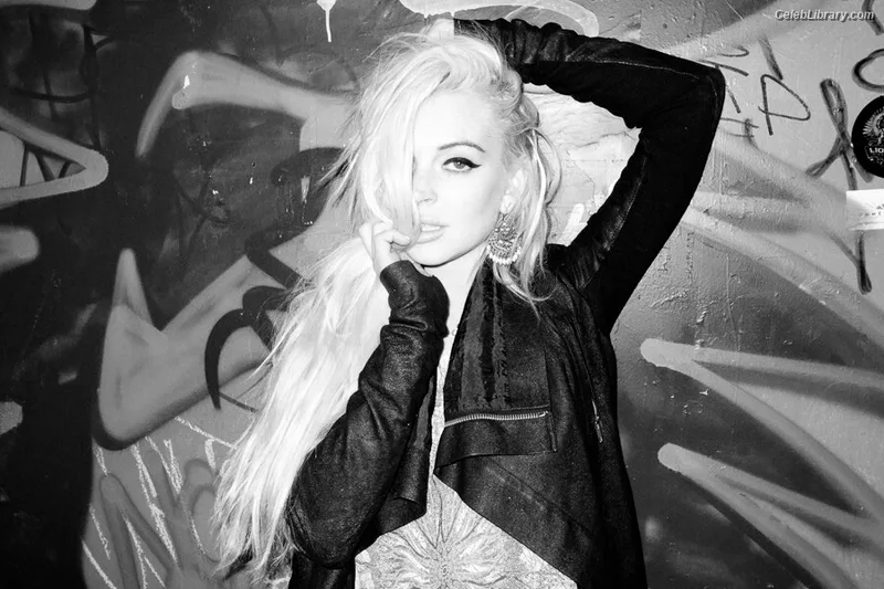 Lindsay Lohan photo 3 of 752