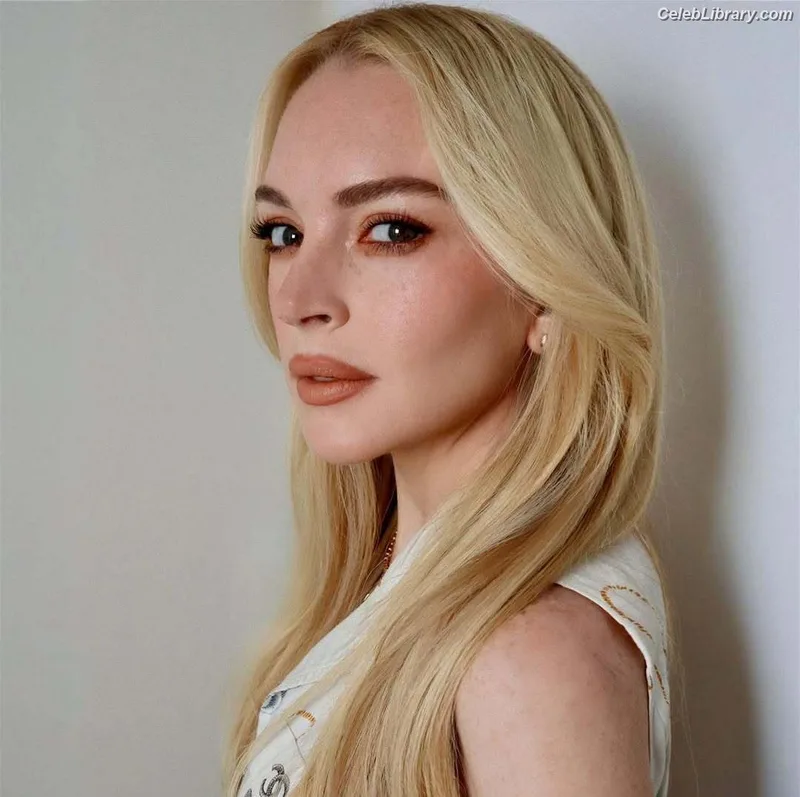 Lindsay Lohan photo 19 of 752