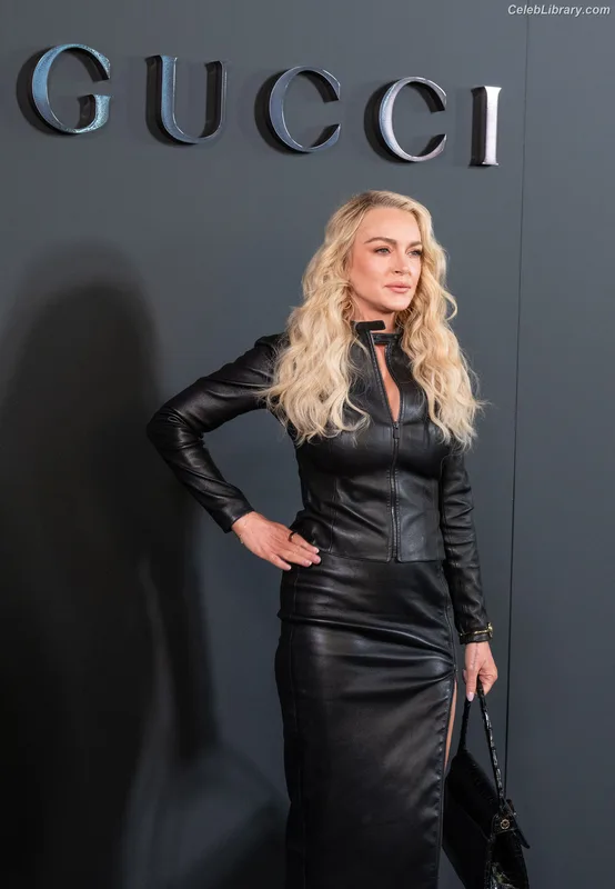 Lindsay Lohan photo 9 of 752
