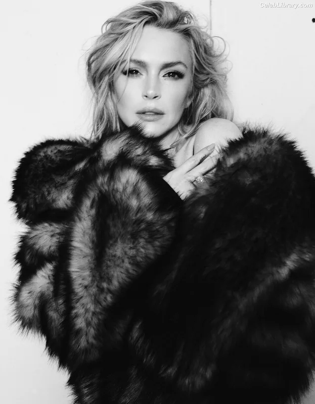Lindsay Lohan photo 10 of 752