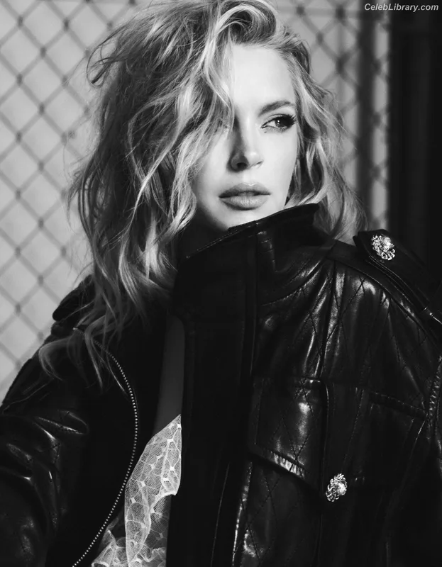 Lindsay Lohan photo 12 of 752