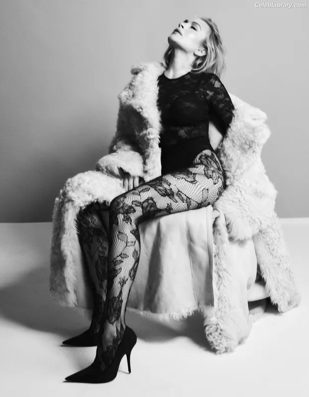 Lindsay Lohan photo 17 of 752