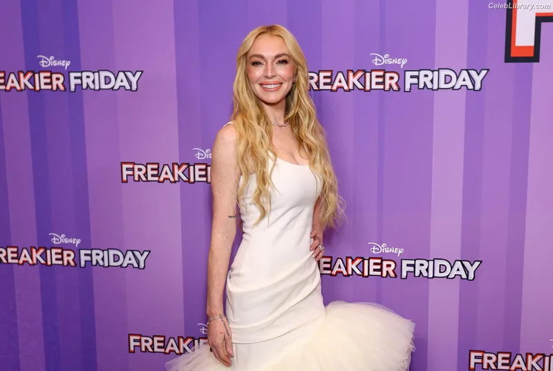 Lindsay Lohan photo 21 of 752