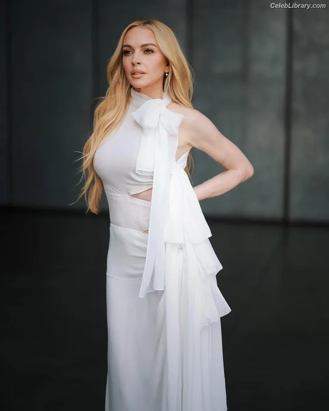 Lindsay Lohan photo 14 of 752